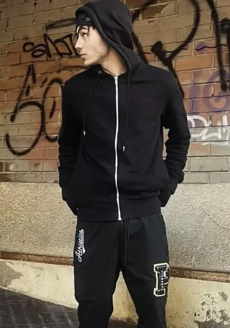 Soy Reki, 18 años de Alicante, busco conocer gente para chatear