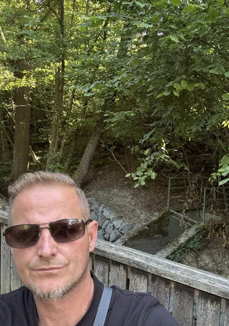 Я Mark, 44, знакомлюсь на одну ночь в Франкфурте-на-майне