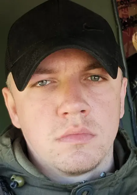 Я Алексей, 32 років з Мирнограда, шукаю знайомства на одну ніч