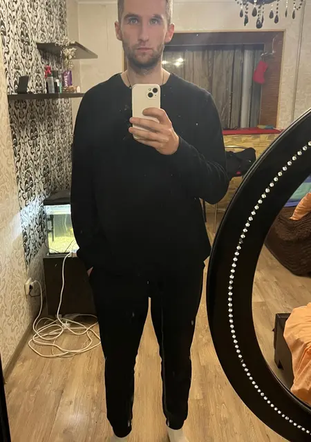 Антон из Харькова, мне 27, познакомлюсь на одну ночь