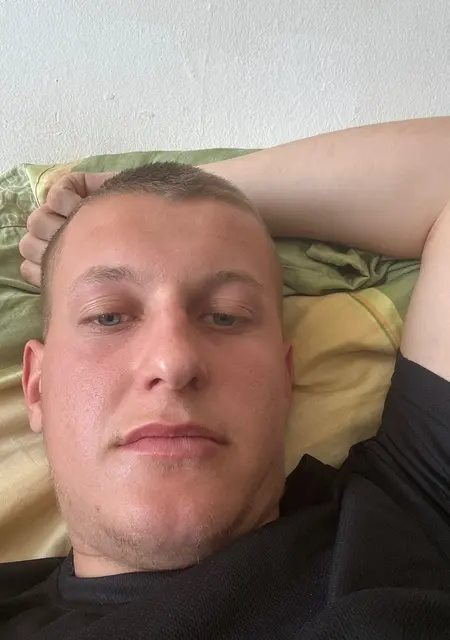 Artur из Брно, мне 23, познакомлюсь для дружбы