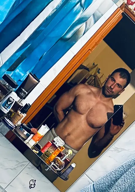 Вадим из Брюгге, ищу на сайте знакомства на одну ночь