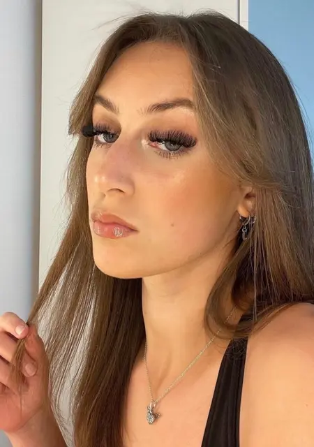 Ellie из Лондона, ищу на сайте знакомства на одну ночь