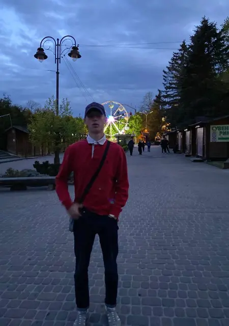 Я Егор, 21, из Хмельницкого, ищу знакомство для совместных путешествий
