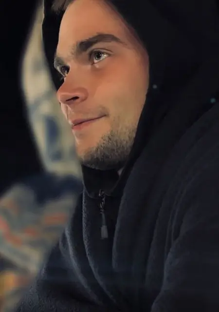 Максим из Харькова, ищу на сайте знакомства на одну ночь