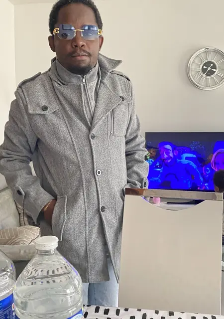 Lhys из Ле-Ман, мне 38, познакомлюсь для открытые отношения