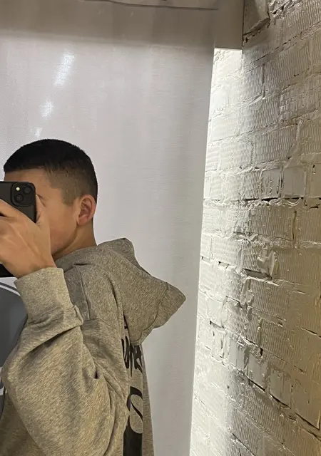 Я Даниил, 18, из Стокгольма, ищу знакомство для постоянных отношений