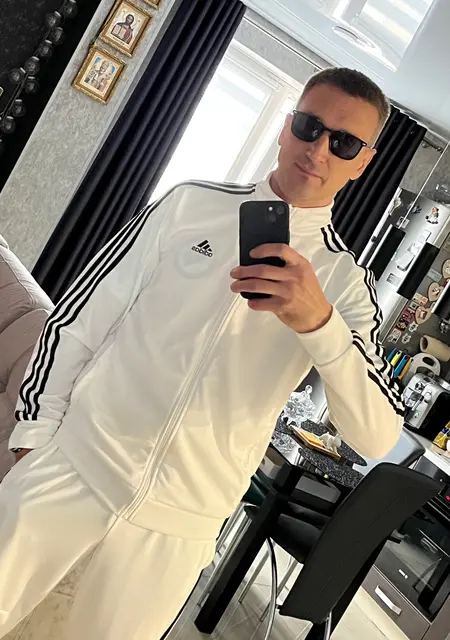 Я Геннадий, 44, знакомлюсь для совместных путешествий в Витебске