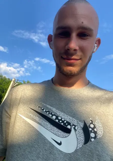 Захар з Слов'янська, мені 26 років, познайомлюсь для приємного проведення часу