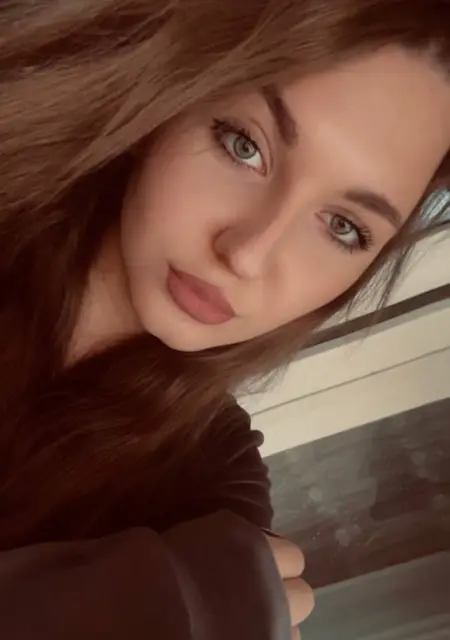 Я Даша, 22 років з Черкас, шукаю знайомство для постійних стосунків