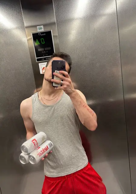 Lukas из Удина, ищу на сайте вирта