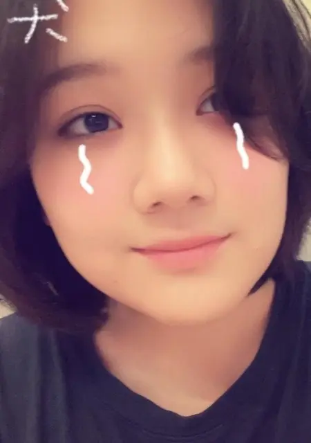 Я Каныкей, 18, из Бишкека, ищу знакомство для приятного времяпровождения