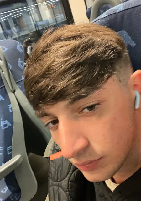 Francesco из Рима, мне 19, познакомлюсь для вирта