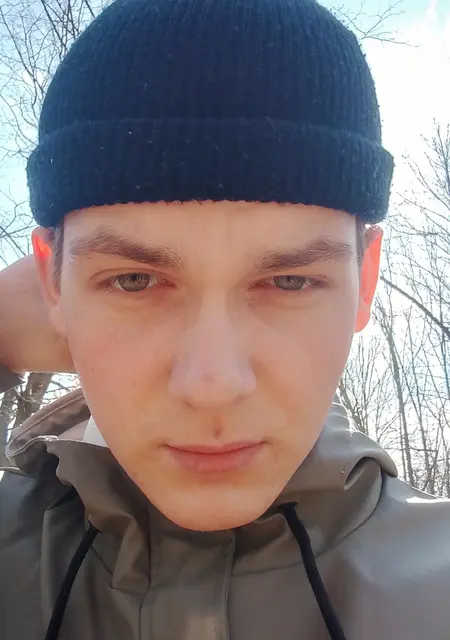 Я Макс, 18, знакомлюсь без обязательств в Киеве