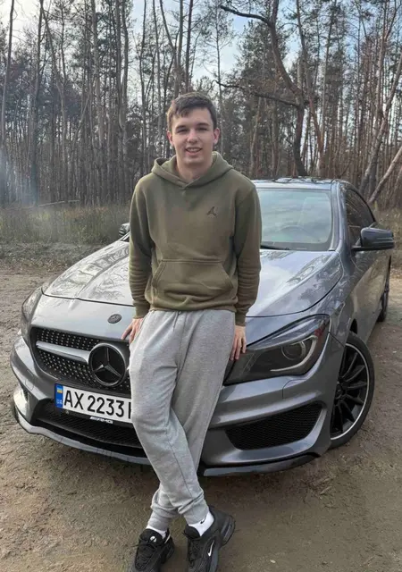 Я Роман, 19 років з Харкова, шукаю знайомство для приємного проведення часу