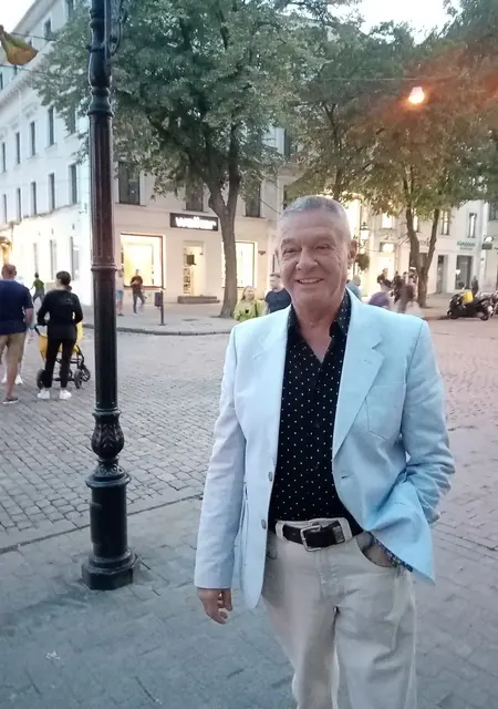 Я Илья, 44, из Одессы, ищу знакомства без обязательств