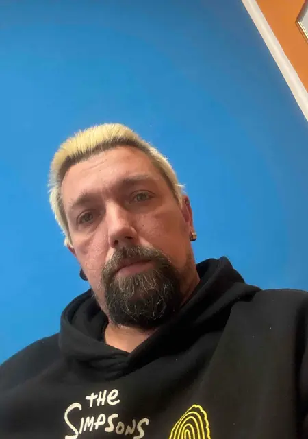 Я Stewe, 37, из Ивреа, ищу знакомства без обязательств