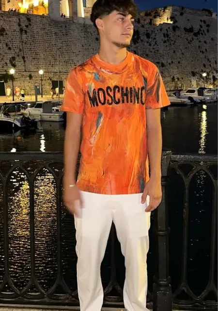 Izan из Фелиу-де-Льобрегат, мне 23, познакомлюсь на одну ночь