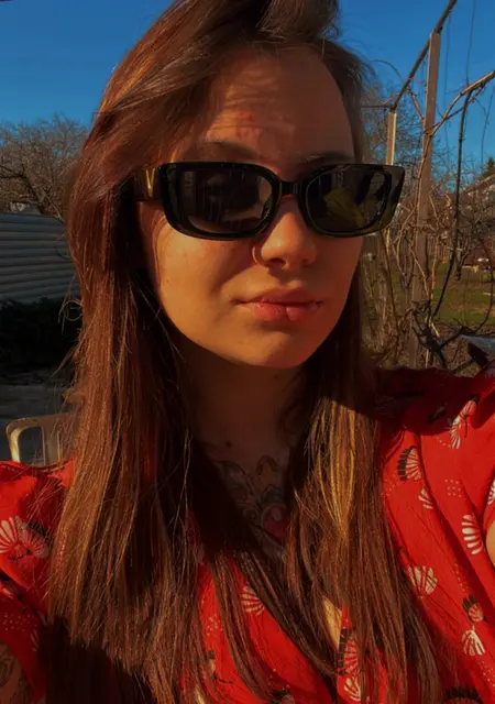 Я Арина, 22 років з Харкова, шукаю знайомство для спілкування