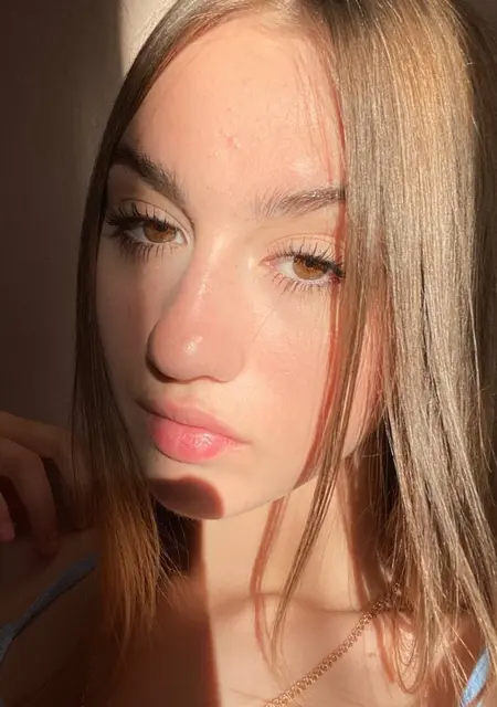 Я Настя, 20, из Берлина, ищу знакомство для вирта