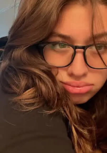 Louise Garcia из Парижа, ищу на сайте общение