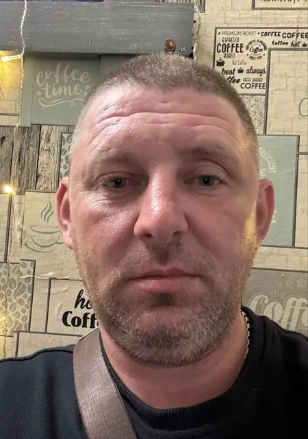Я Иван, 36, из Франкфурта-на-майне, ищу знакомства без обязательств