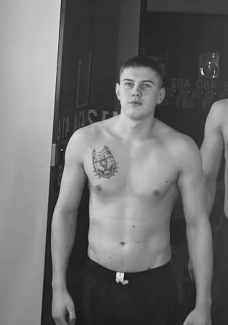 Я Денис, 21, знакомлюсь без обязательств в Львове