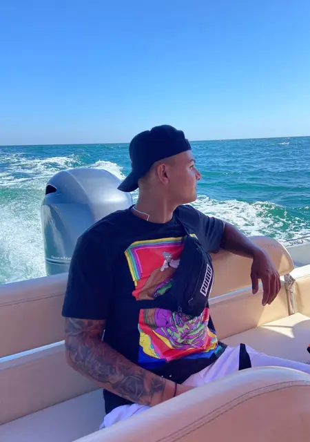 Alex из Стокгольма, мне 21, познакомлюсь без обязательств