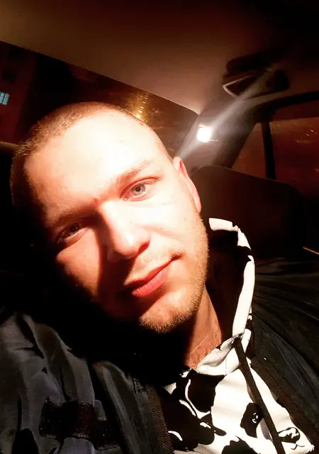 Я Ваня, 29 років, знайомлюсь без зобов'язань у Чернівцях