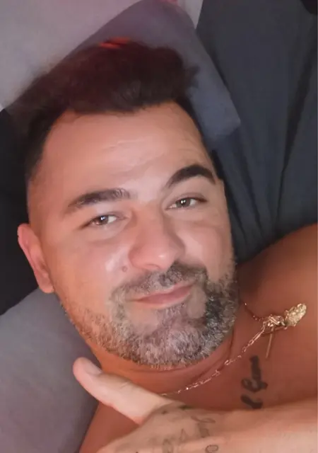 Soy Jesus, 40 años de Madrid, busco conocer gente para relación a largo plazo