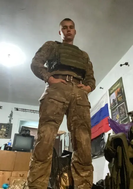 Костя з Донецька, мені 20 років, познайомлюсь для спілкування