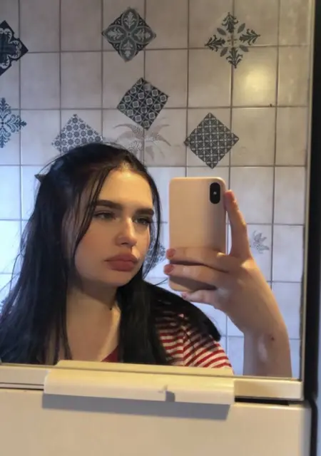 Karina из Карлсруэ, ищу на сайте постоянные отношения