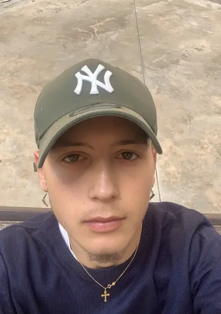 Soy Julio, 20 años, conociéndome para pasatiempo agradable en Lleida