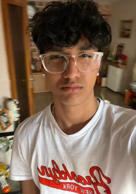 Robin из Манреса, мне 25, познакомлюсь для вирта