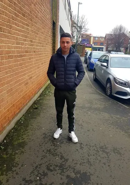 Я Alex, 25, из Лейпцига, ищу знакомства на одну ночь