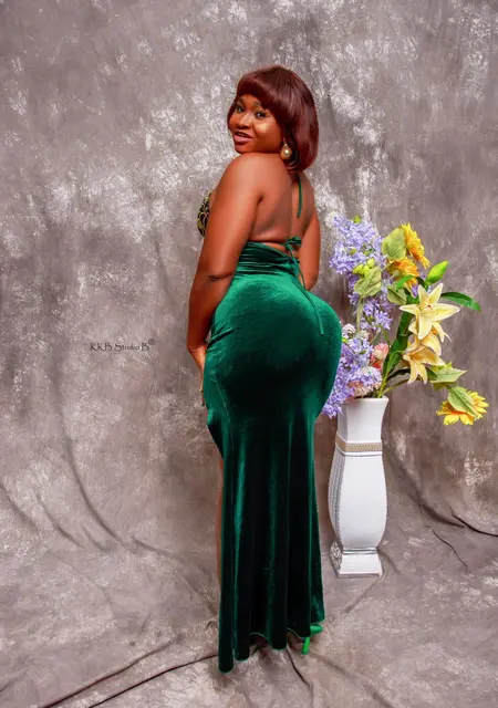 I'm Jenny, 25 from London, seeking connections for long-term