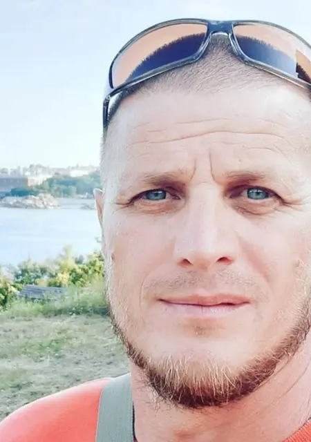 Я Андрей, 47 років, знайомлюсь для постійних стосунків у Чернівцях