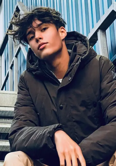 Саша з Ужгорода, шукаю на сайті знайомства на одну ніч