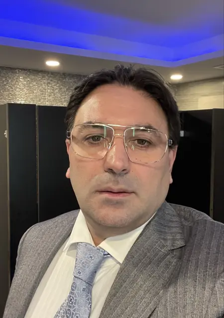 Я Slava, 45, знакомлюсь без обязательств в Франкфурте-на-майне