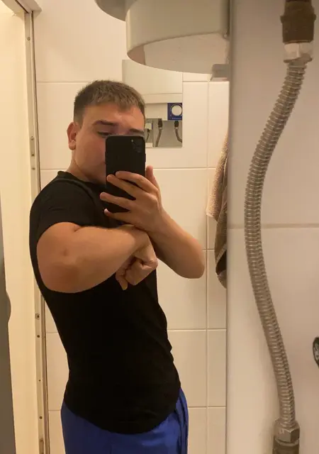 Denis из Праги, мне 19, познакомлюсь для вирта