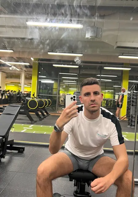 Chris из Уолсолл, ищу на сайте знакомства на одну ночь