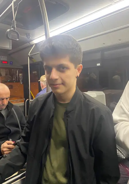 Я Тимур, 19, из Анталии, ищу знакомства без обязательств