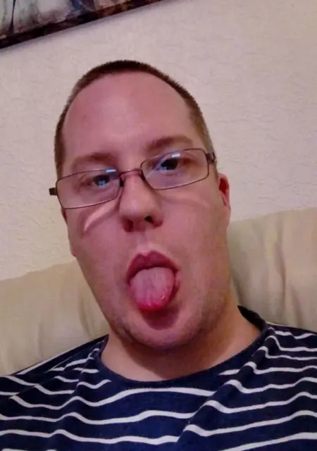 Я Adam Page, 35, из Лондона, ищу знакомство