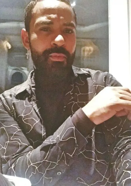 Alex из Лиссабона, мне 29, познакомлюсь