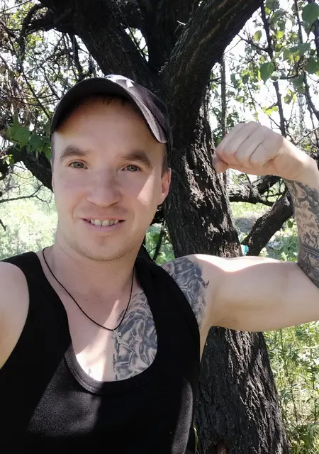 Я Игорь, 28, знакомлюсь для постоянных отношений в Павлограде