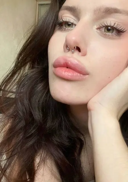 Аня из Лондона, мне 25, познакомлюсь для приятного времяпровождения