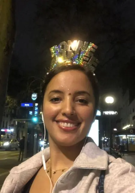 Lina из Парижа, мне 34, познакомлюсь