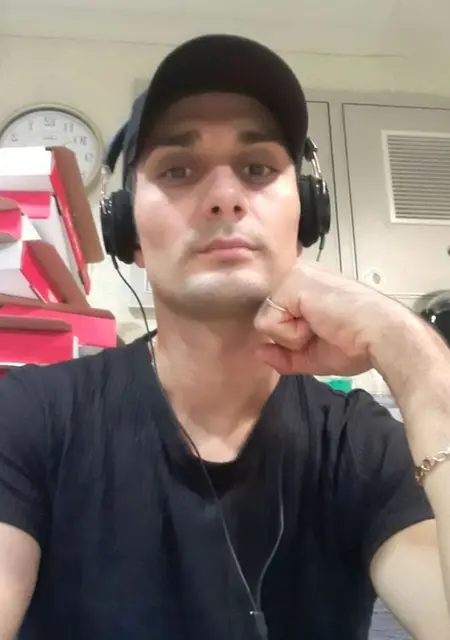 Tim из Рима, мне 25, познакомлюсь