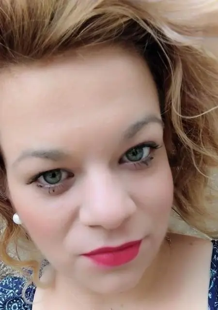 Я Zoe, 34, из Афин, ищу знакомство для совместных путешествий