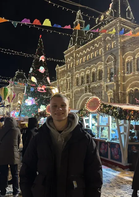 Я Егор, 20, из Минска, ищу знакомства без обязательств